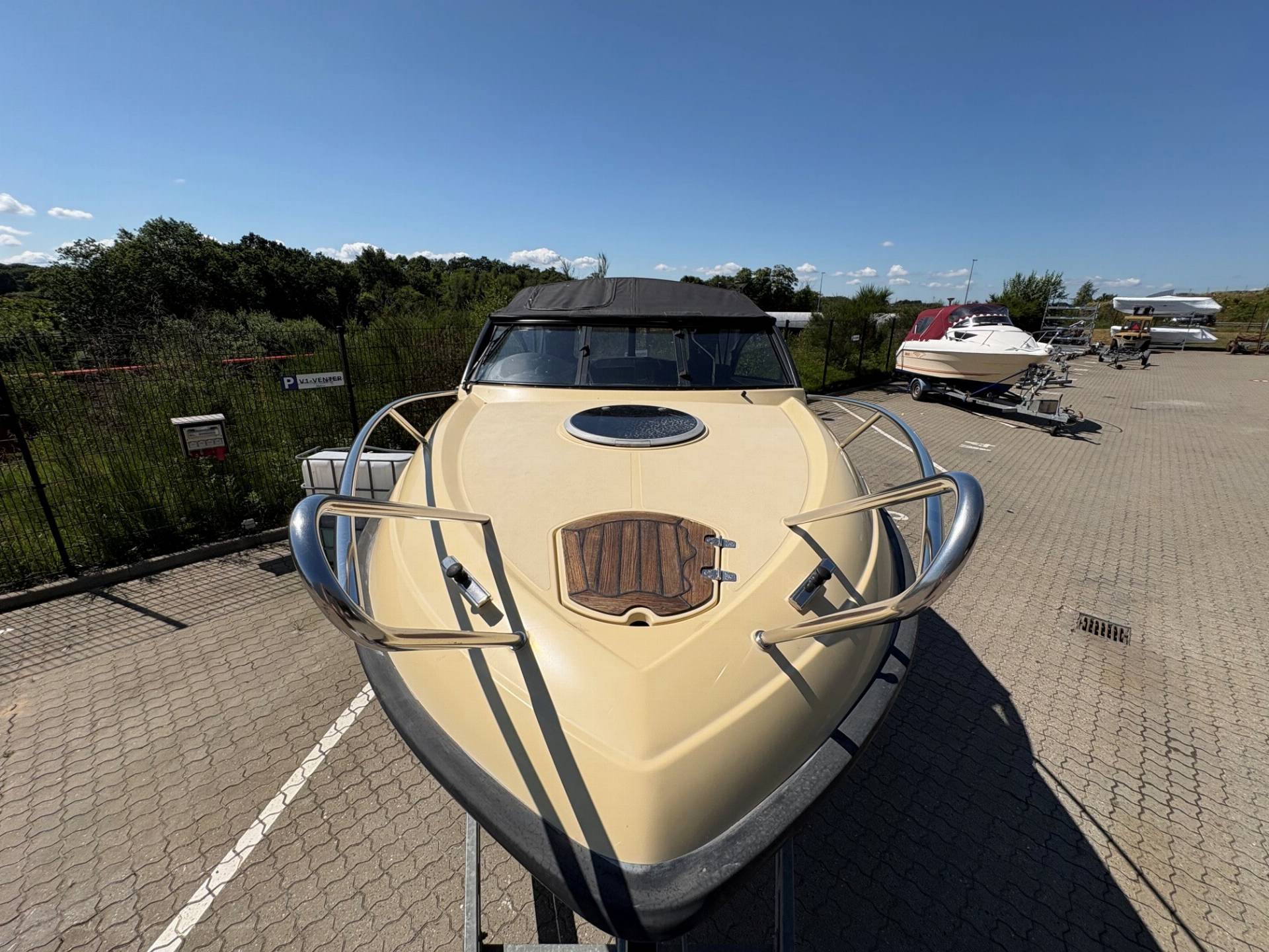 Askeladden Z7 - Cummins 200 HK Diesel/Udstyr