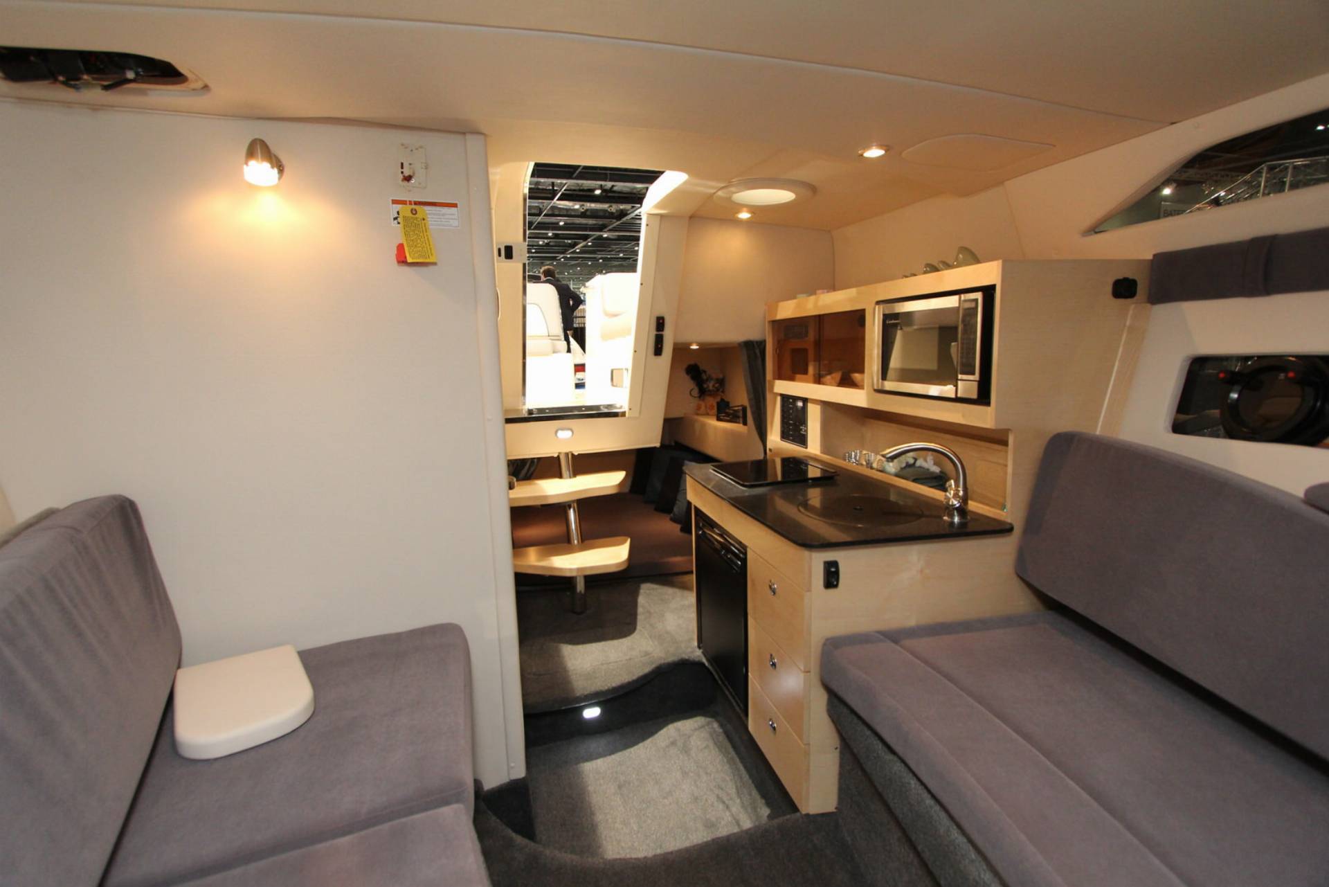 Bayliner Ciera 8 - Mercruiser 250 HK/Udstyr