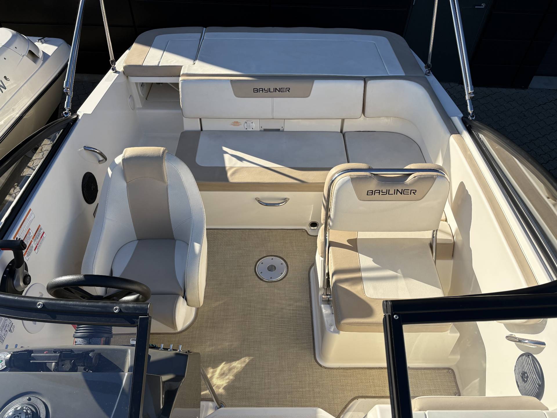 Bayliner VR5 - Mercruiser 4.5L 200 HK