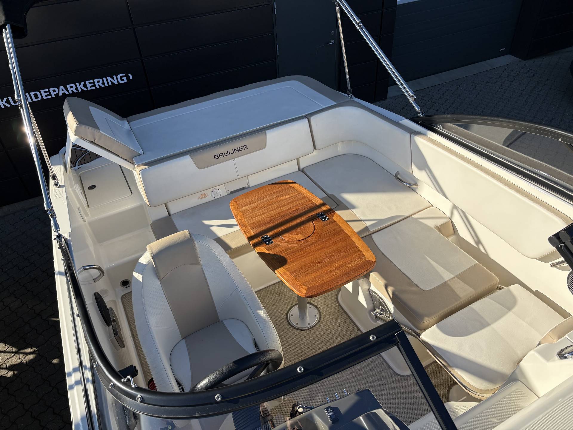 Bayliner VR5 - Mercruiser 4.5L 200 HK