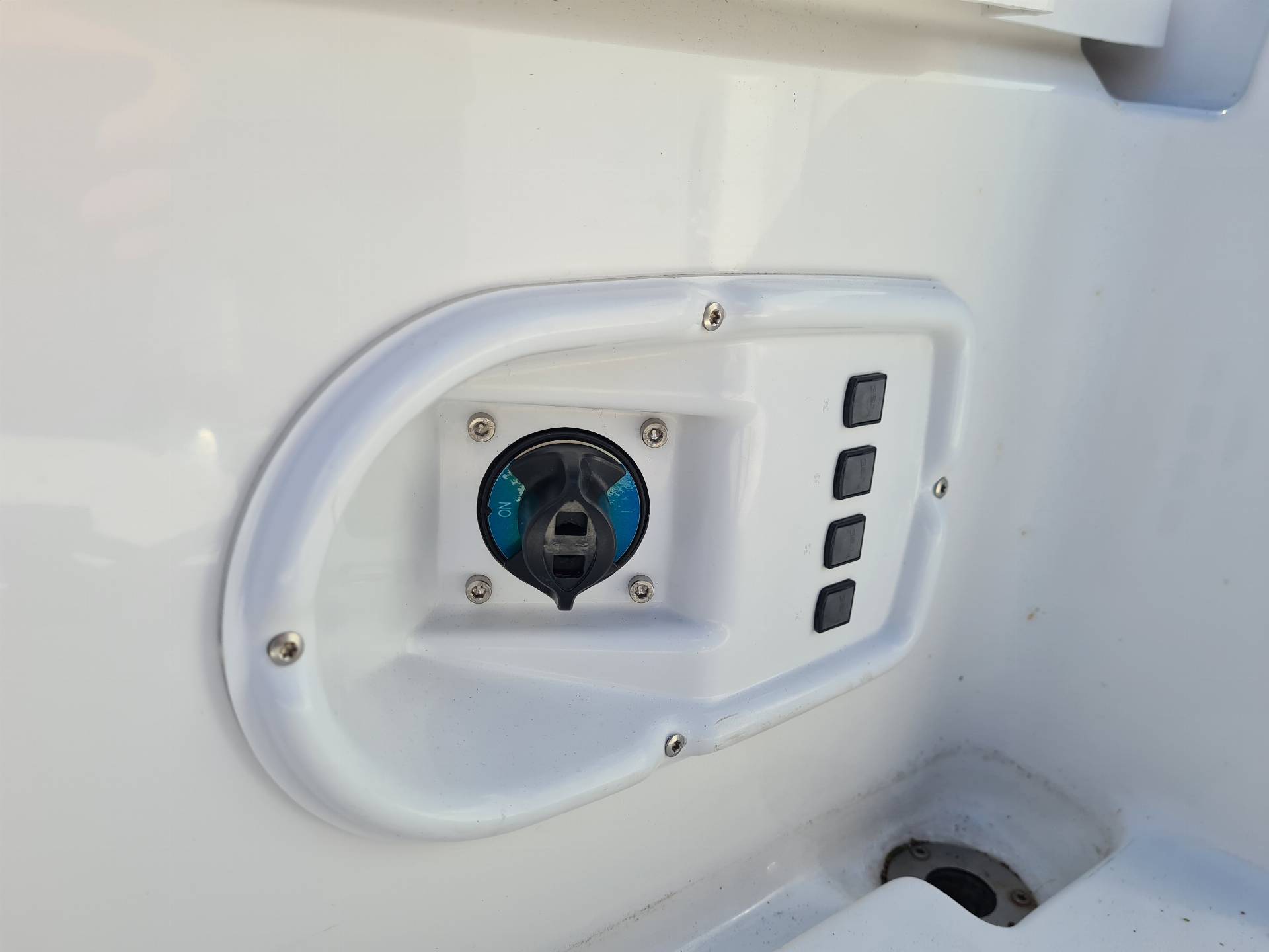 Bella 500 BR - 80 HK Mercury/Udstyr