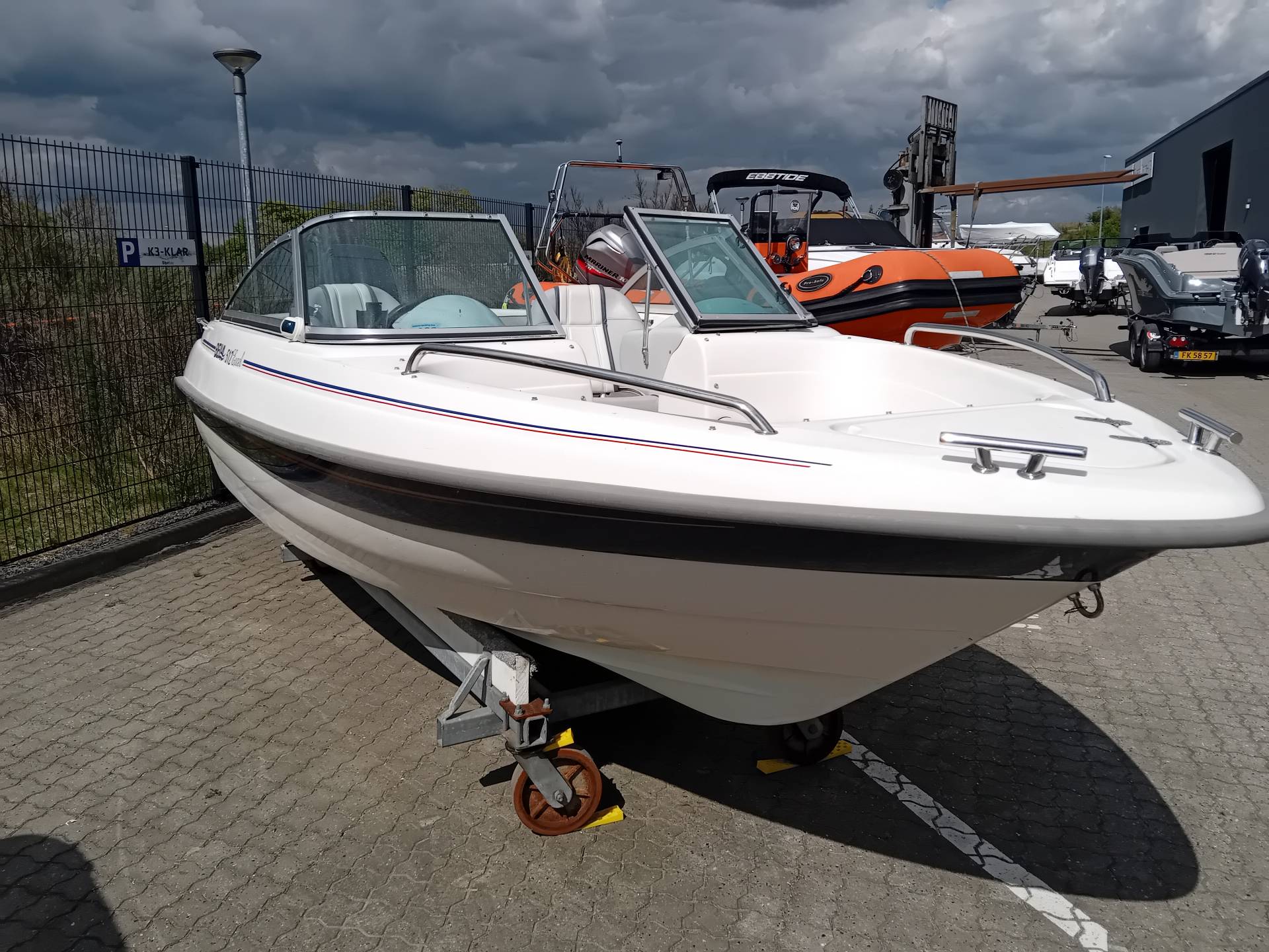 Bella 512 Excel Bowrider m/100hk Mercury 4-takt efi