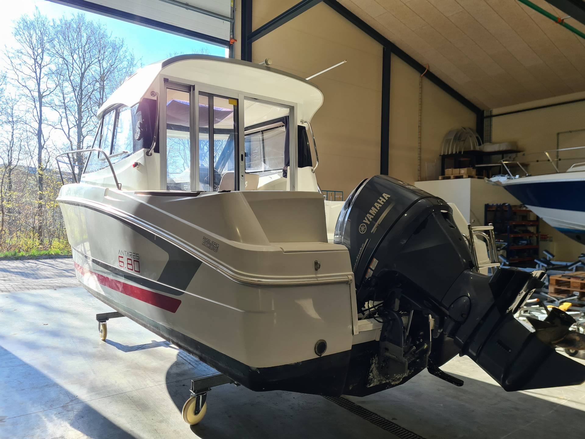 Beneteua Antares 6.80 - Yamaha F115/Udstyr