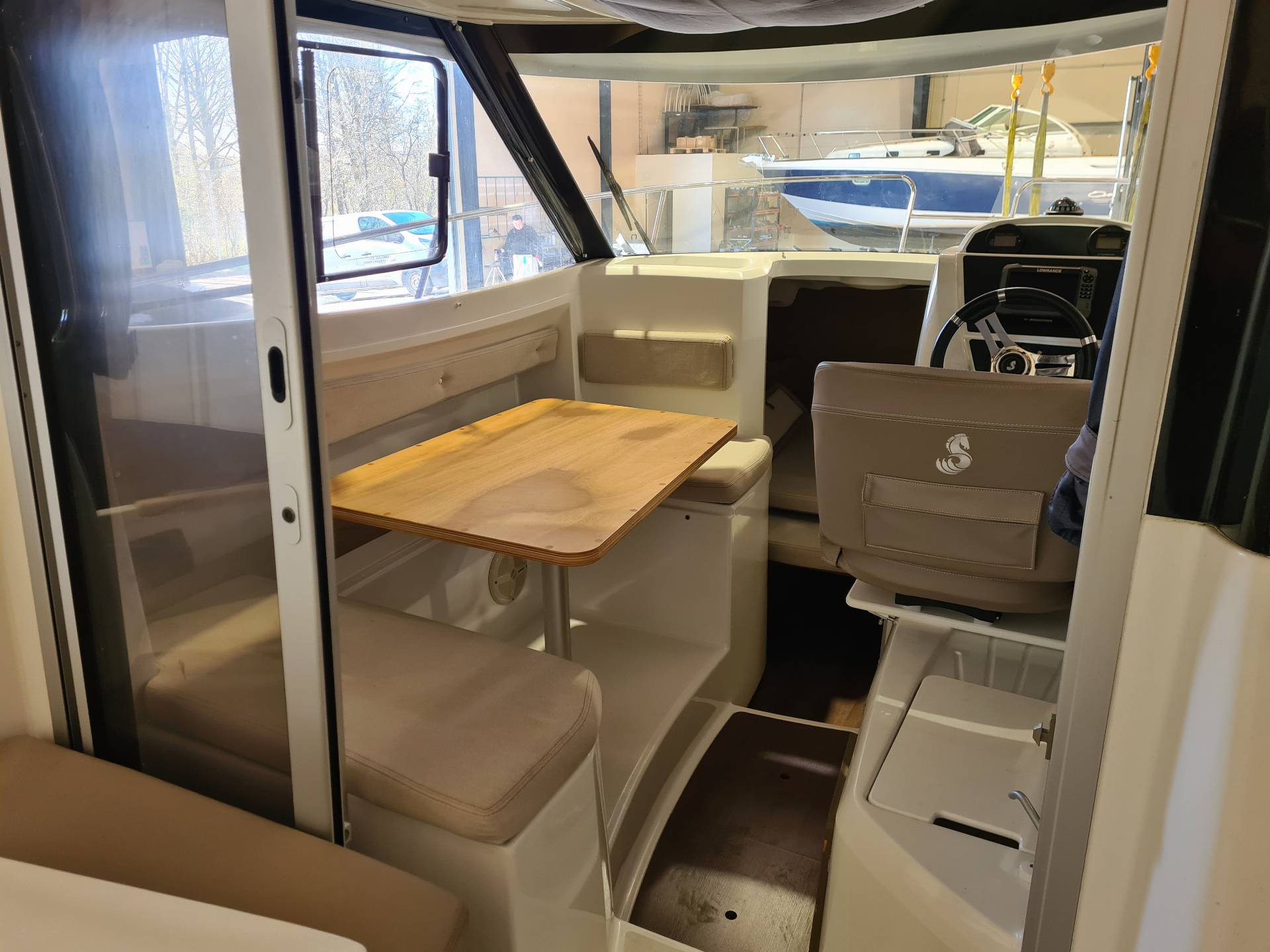 Beneteua Antares 6.80 - Yamaha F115/Udstyr