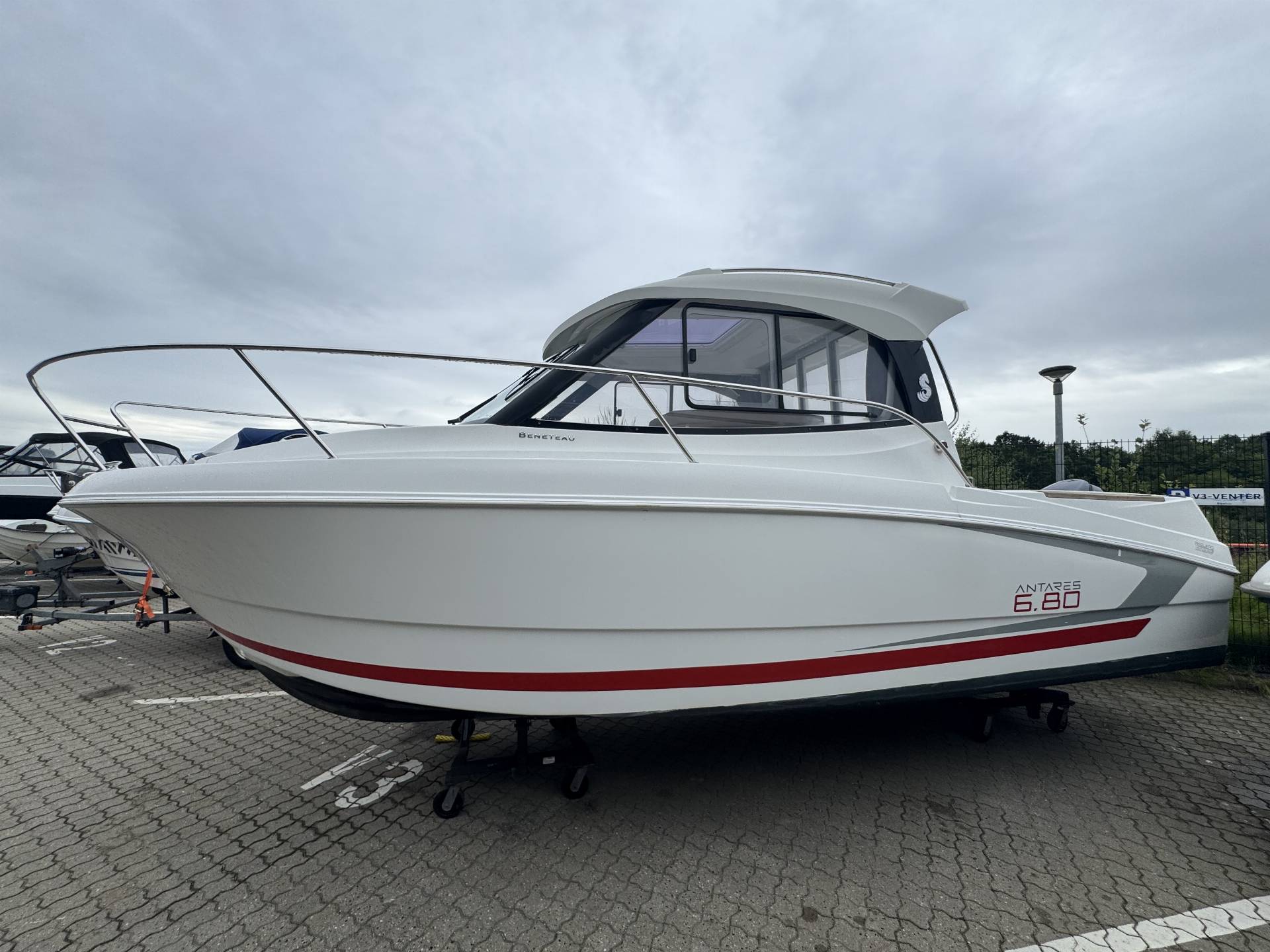 Beneteua Antares 6.80 - Yamaha F115/Udstyr