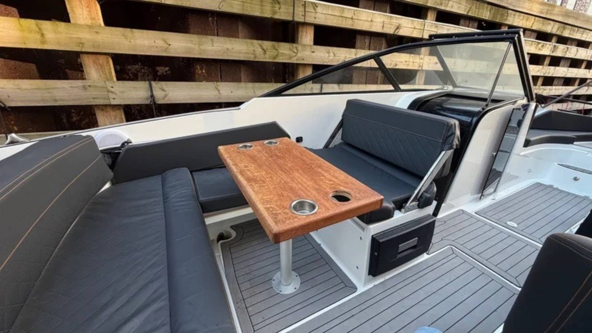 Coaster 600 BR - 150 HK Mercury XS Pro/Udstyr