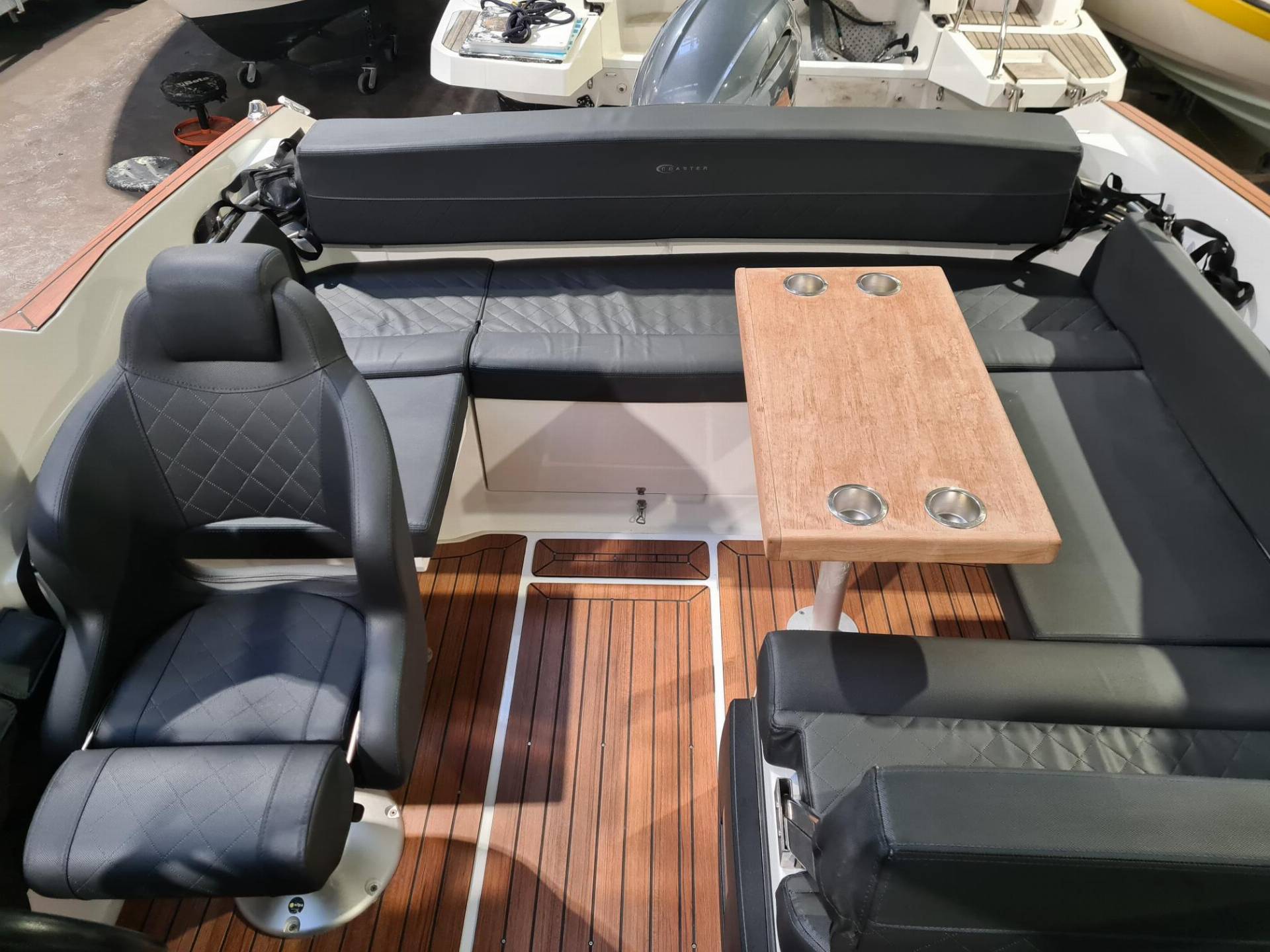 Coaster 600 BR m/100 HK Yamaha og udstyr