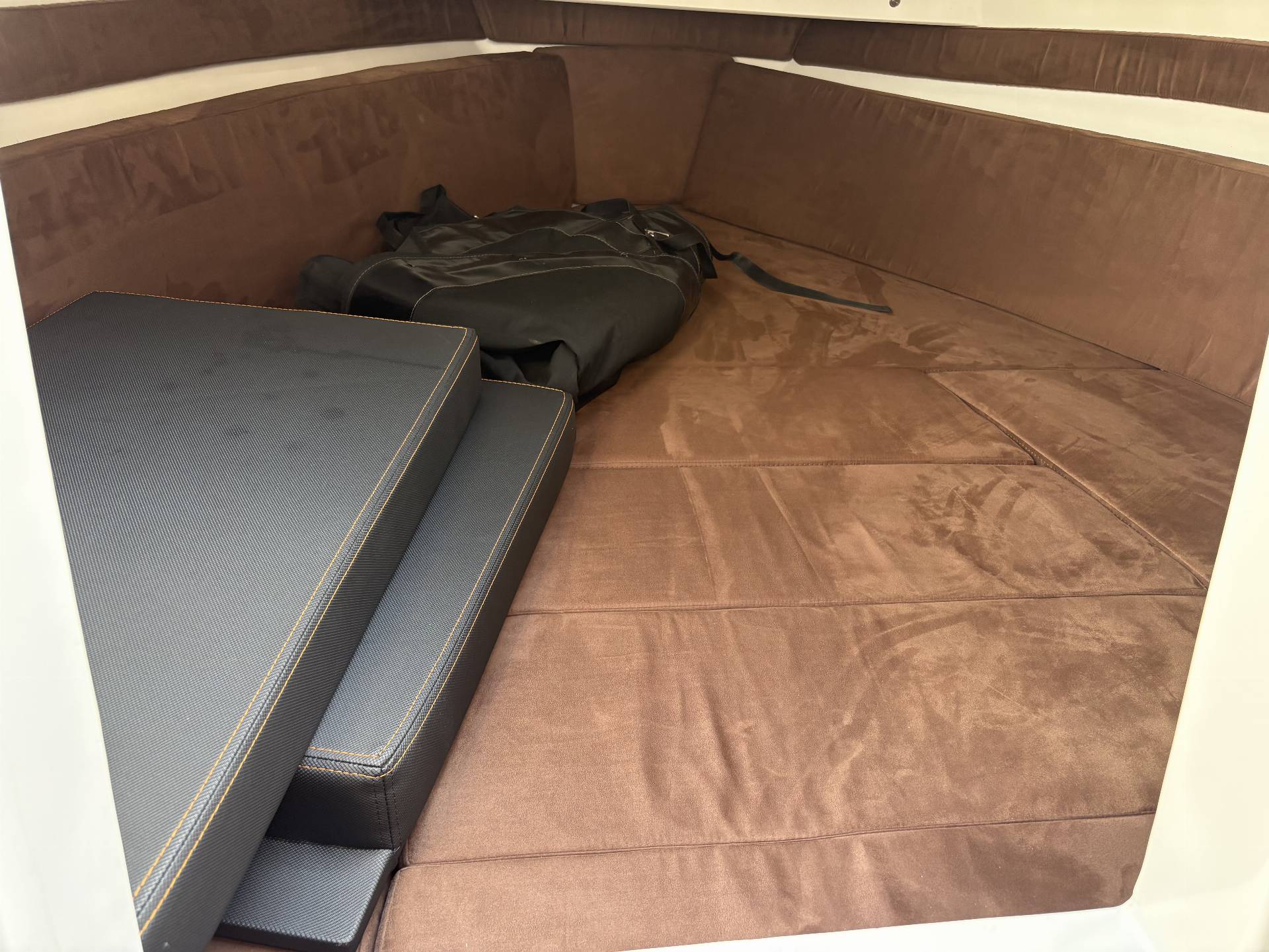 Coaster 600 DC - Yamaha 100 HK/Udstyr