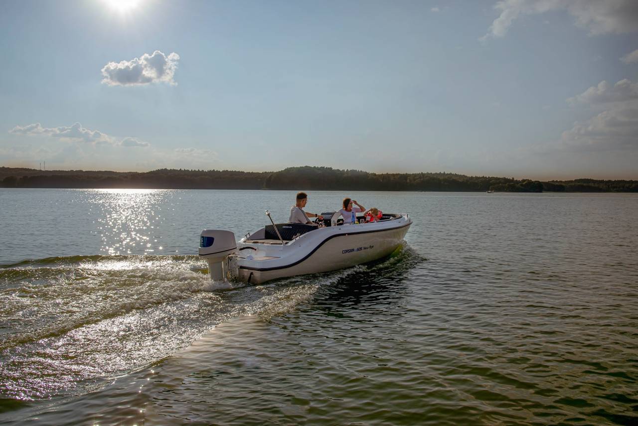 Corsiva 505 New Age - 25 HK Yamaha/Udstyr