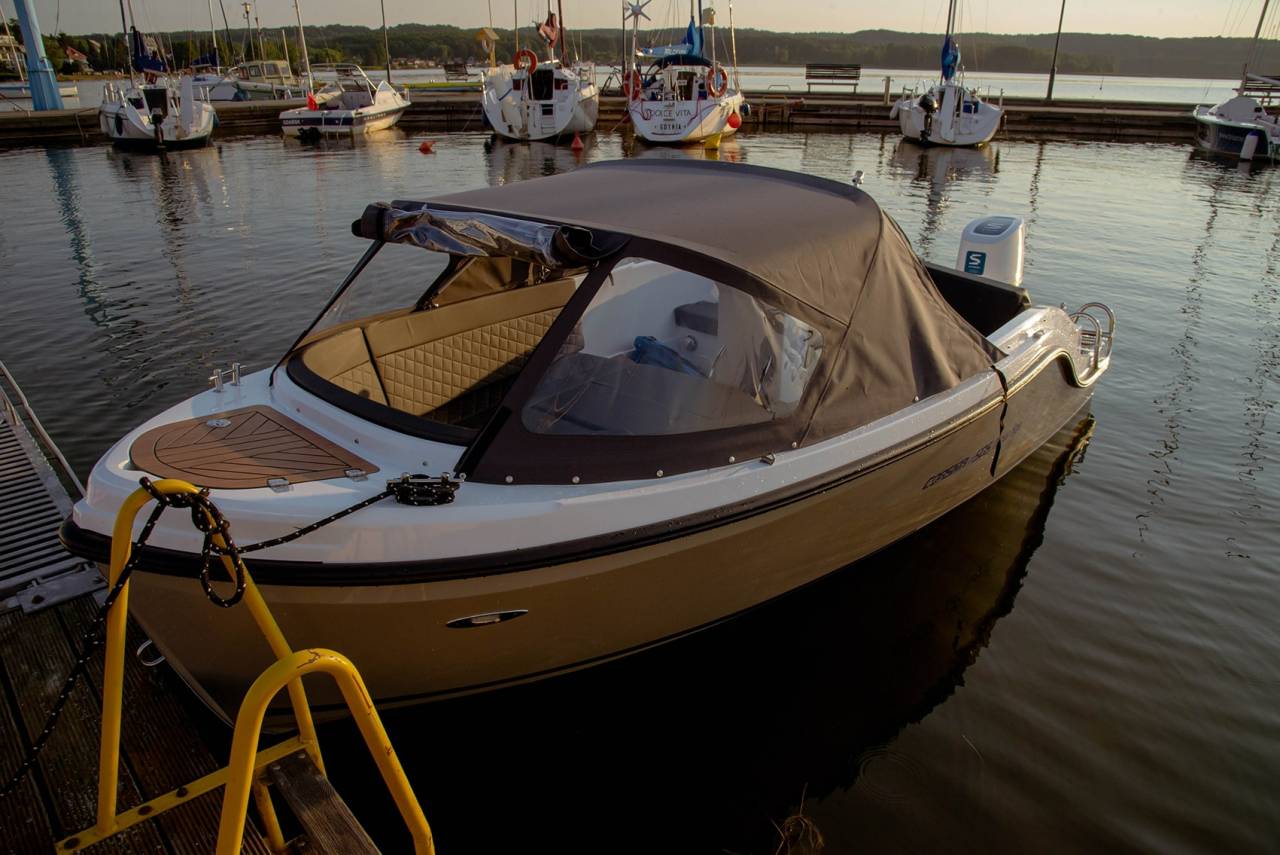 Corsiva 505 New Age - 25 HK Yamaha/Udstyr