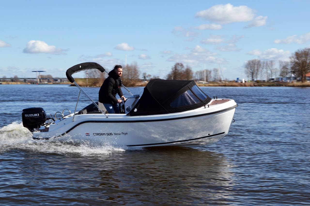 Corsiva 505 New Age - 25 HK Yamaha/Udstyr