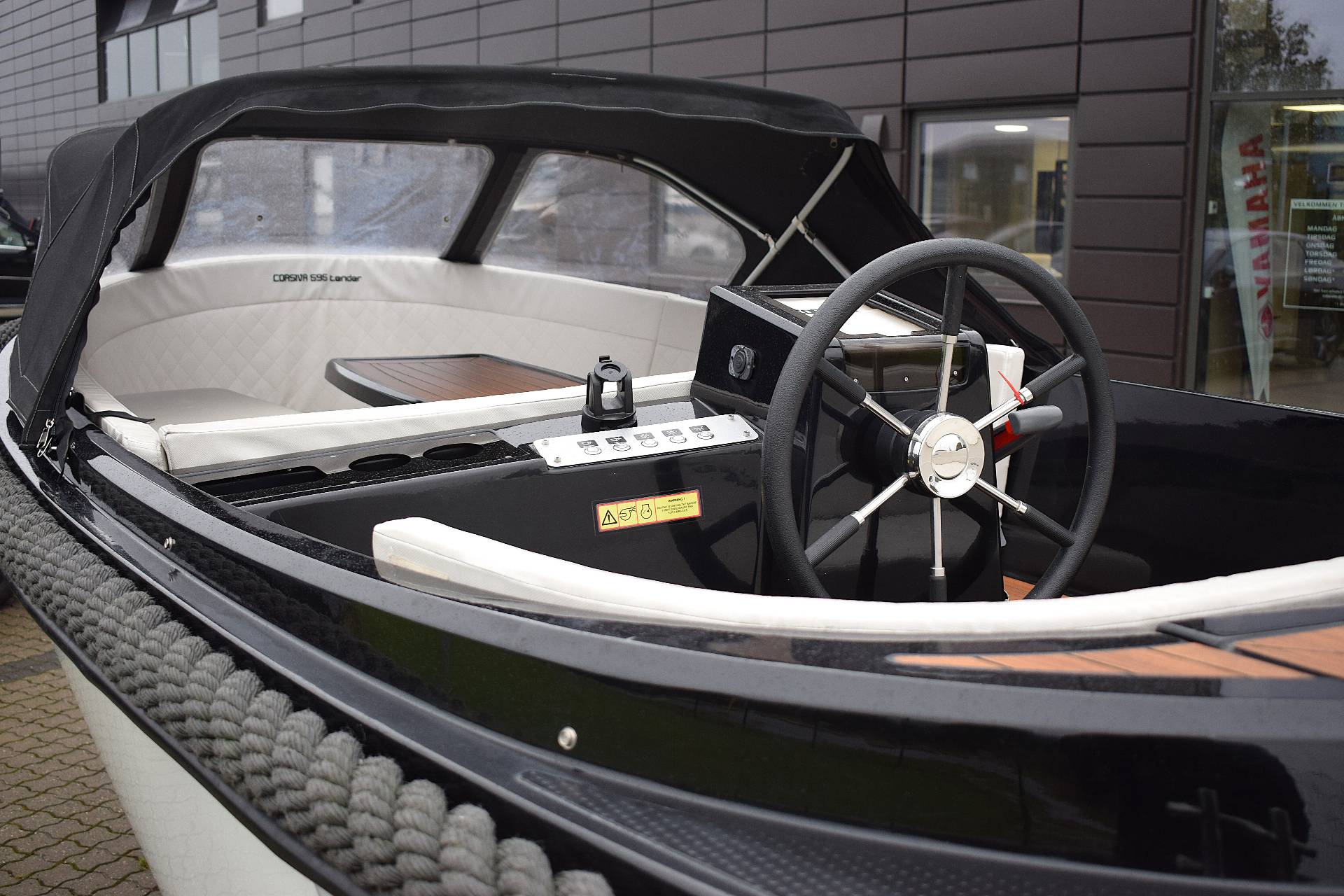 Corsiva 595 Tender 2017 - 25 HK Yamaha/Udstyr