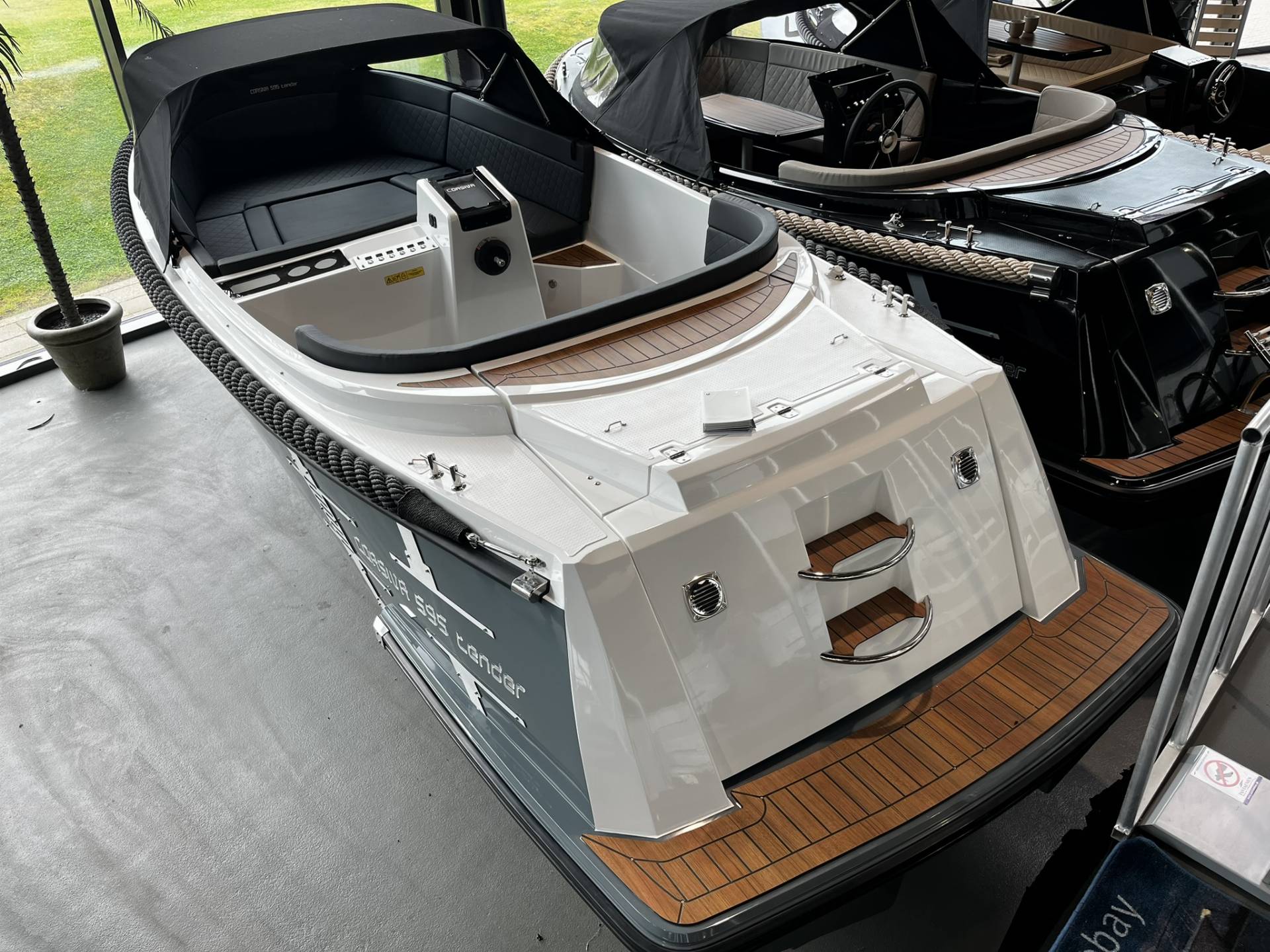 Corsiva 595 Tender - 25 HK Yamaha/Udstyr