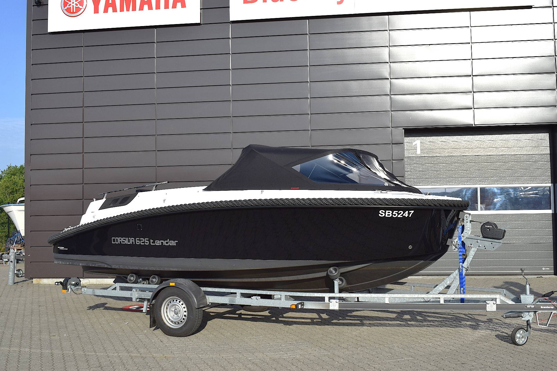 Corsiva 625 Tender 30 HK/Loadet med udstyr!