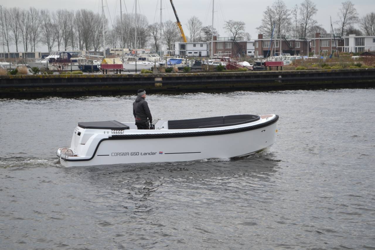 Corsiva 650 Tender - 25 HK Yamaha/Udstyr