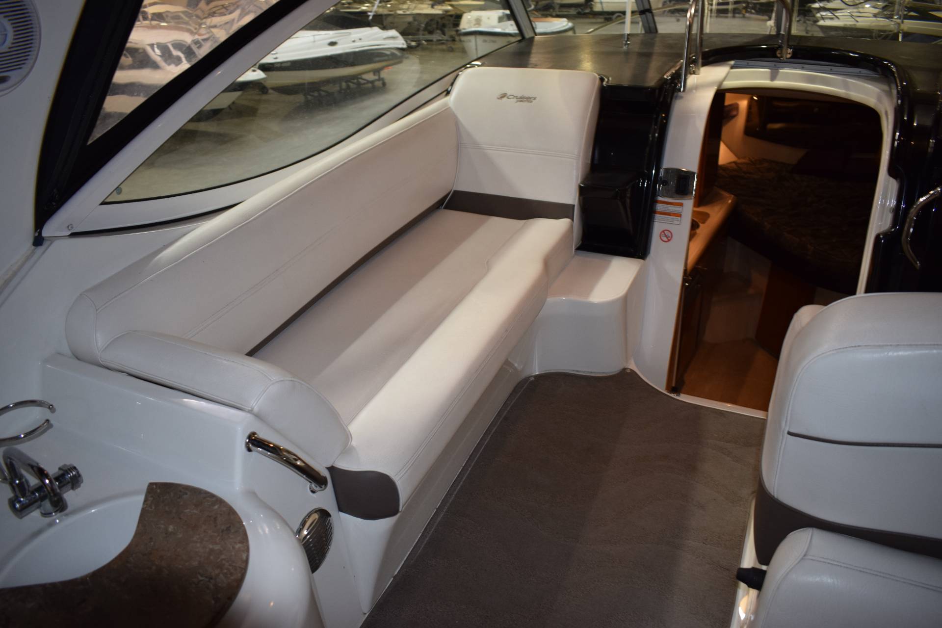 Cruiser Yachts 300 Express - Twin Volvo Penta D3/Udstyr - DIESEL