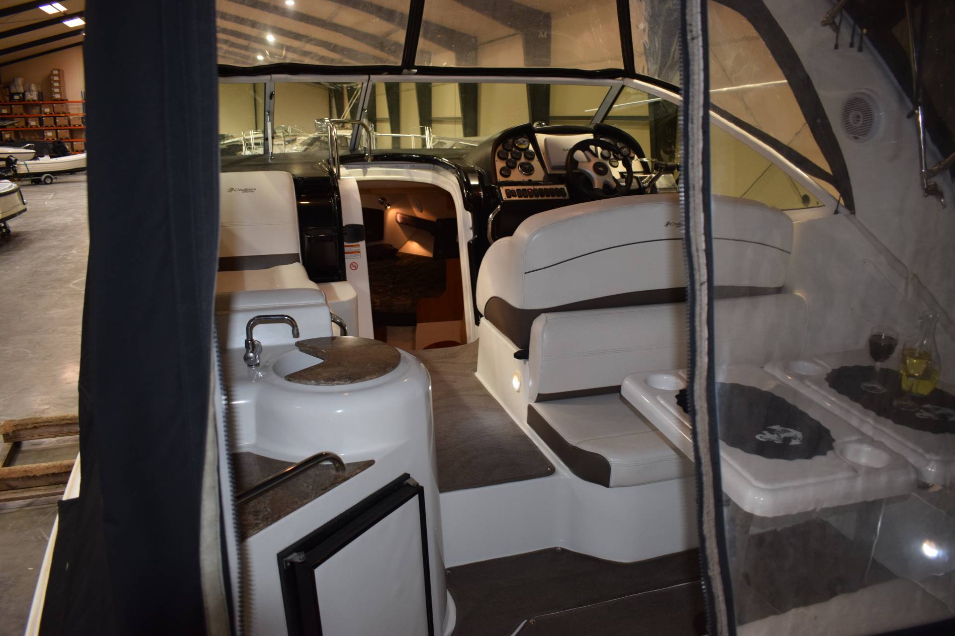 Cruiser Yachts 300 Express - Twin Volvo Penta D3/Udstyr - DIESEL