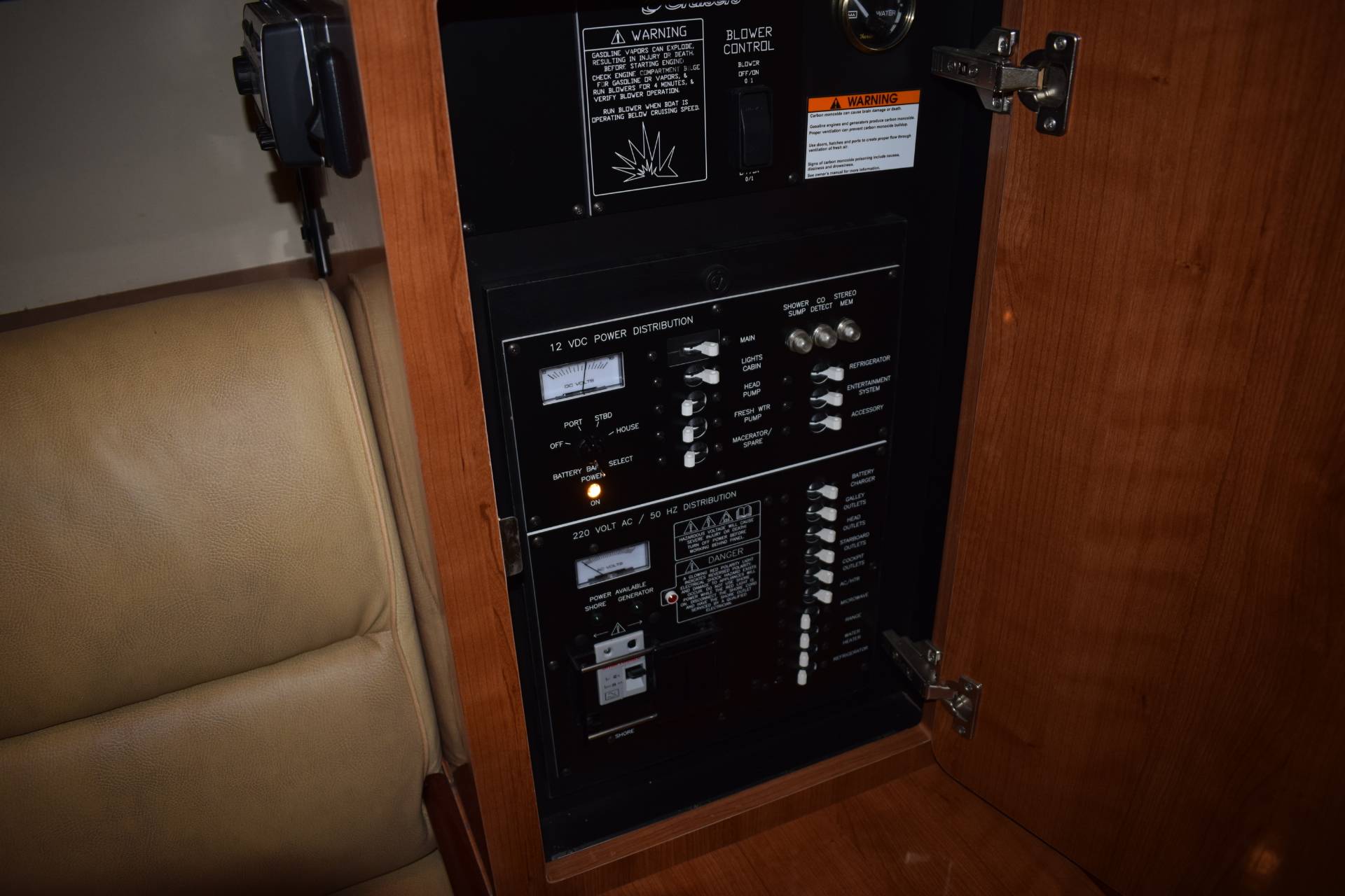 Cruiser Yachts 300 Express - Twin Volvo Penta D3/Udstyr - DIESEL