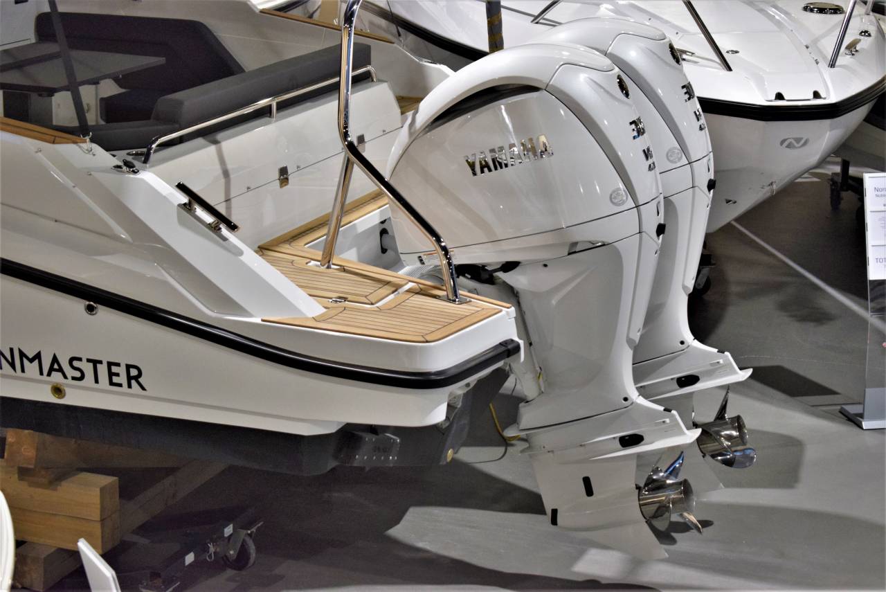 Finnmaster T9 - 2 X F300 Yamaha/Udstyr