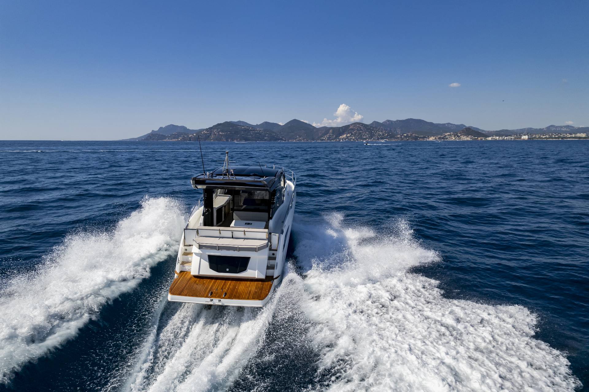 Galeon 425 HTS