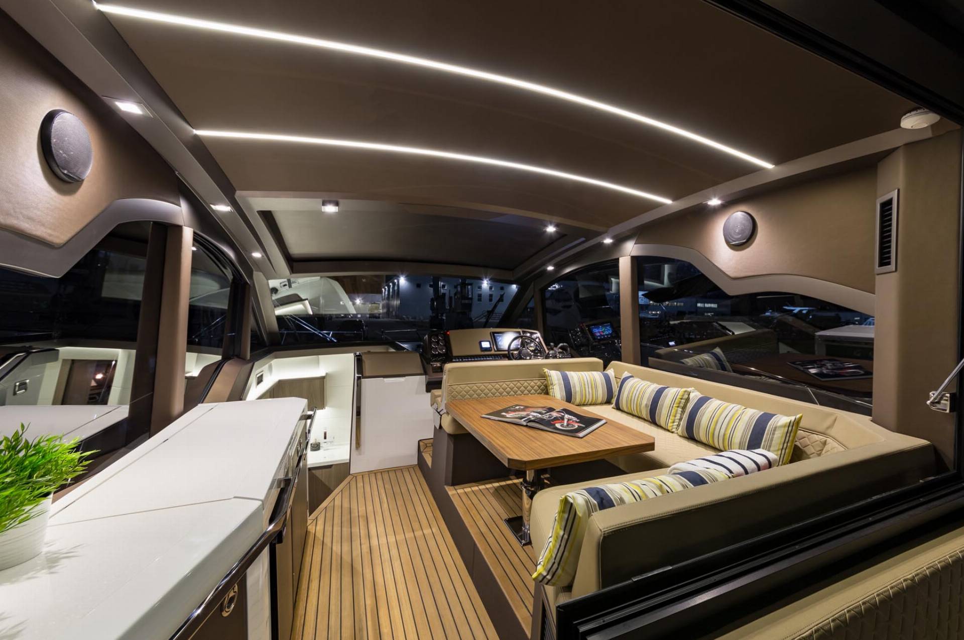 Galeon 425 HTS