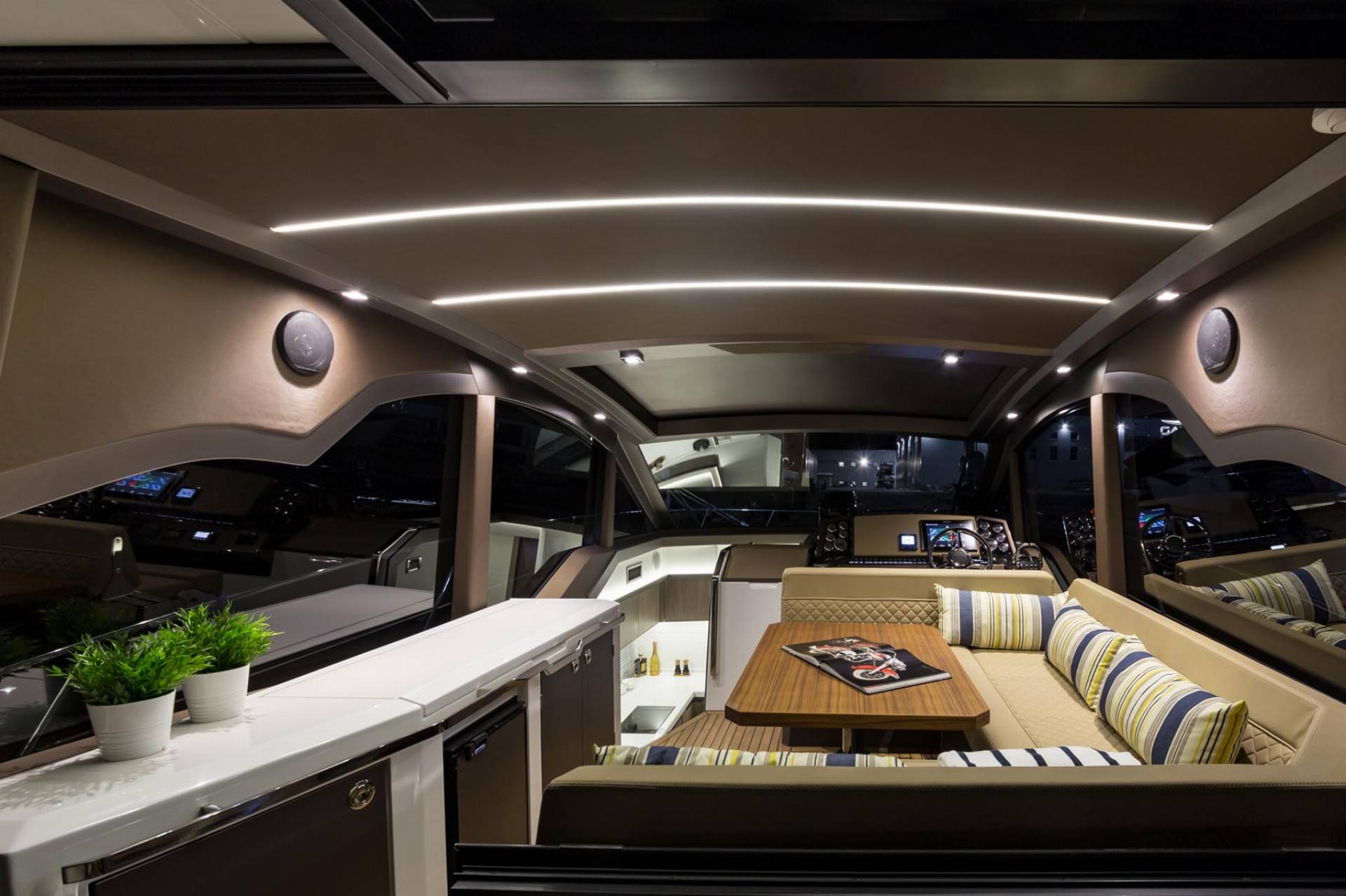 Galeon 425 HTS