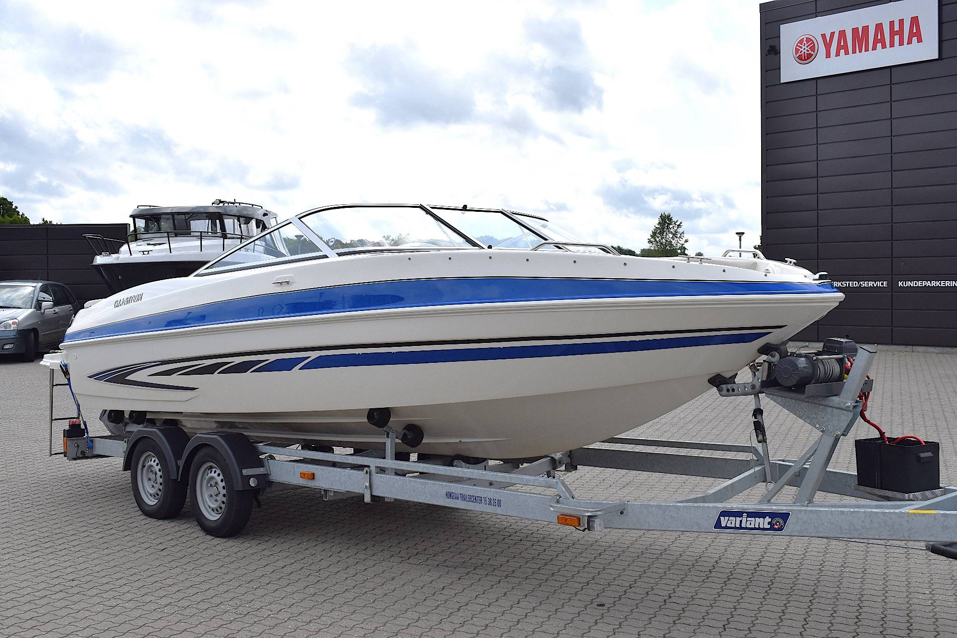 Glastron 225 GT