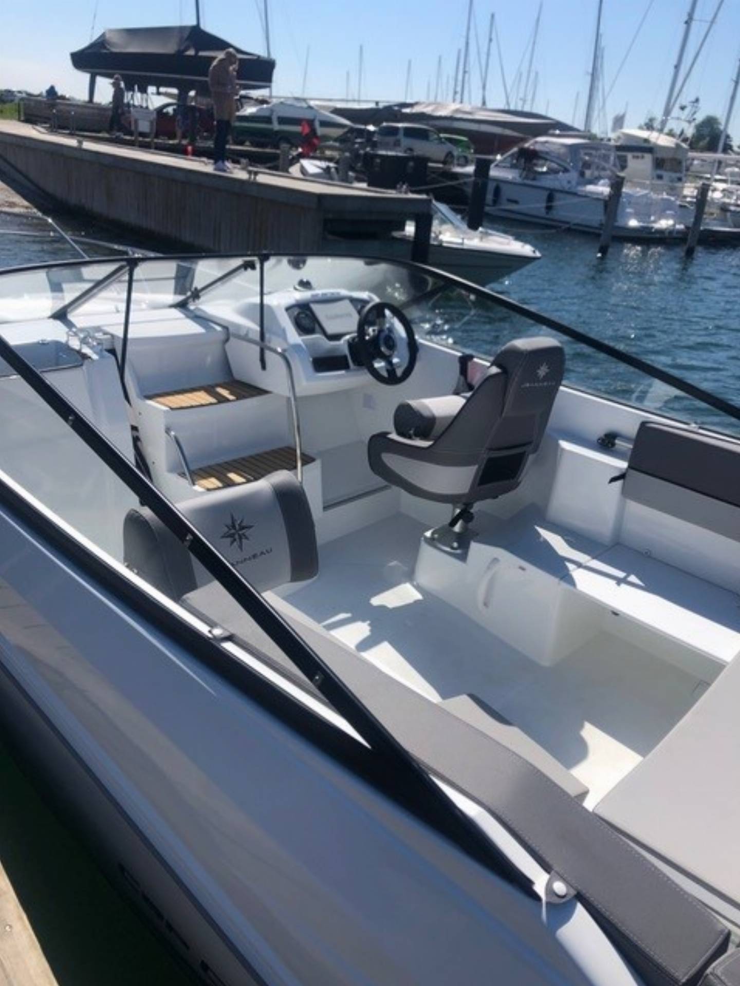 Jeanneau 6.5 DC - 175 HK Yamaha/Udstyr