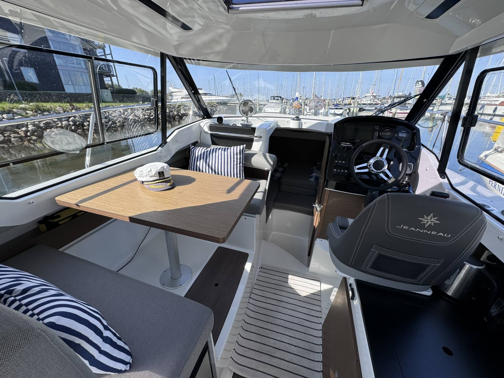 Jeanneau Merry Fisher 795 - 200 HK Yamaha/Udstyr