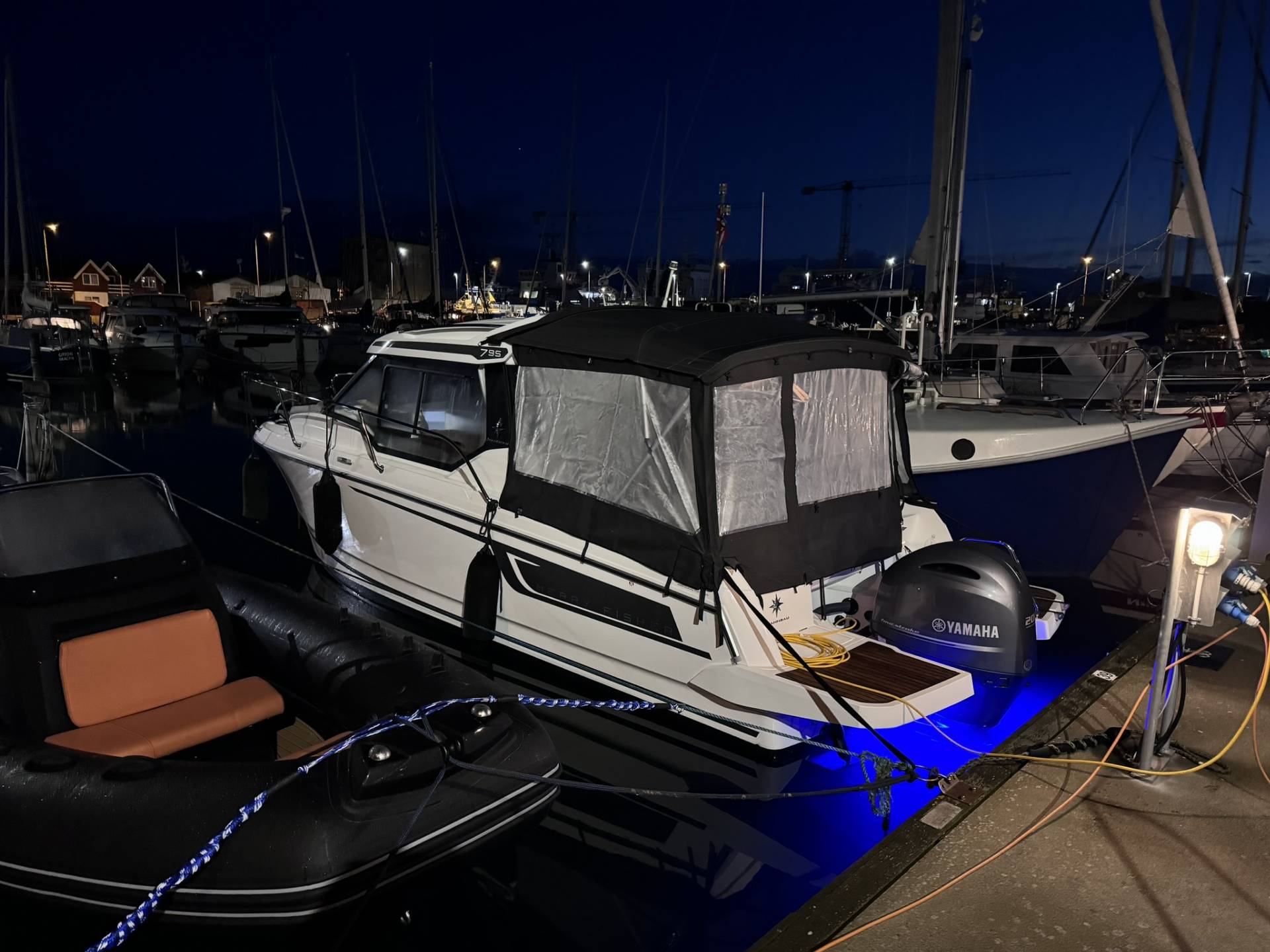 Jeanneau Merry Fisher 795 - 200 HK Yamaha/Udstyr