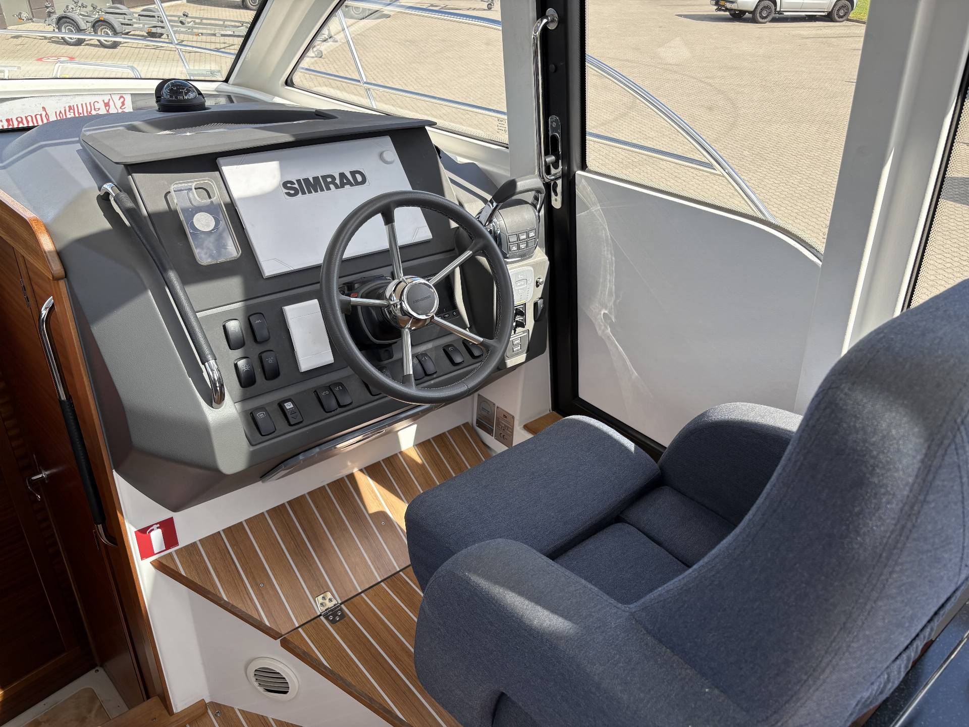 Nimbus 305 Coupe - 220 HK Diesel-Fast skrueaksel/Udstyr