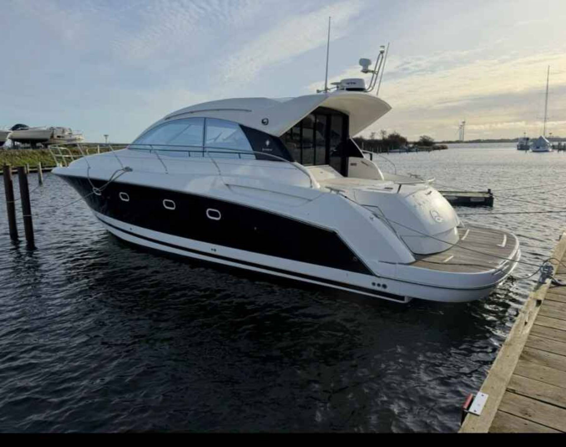 Prestige 42S - Twin Volvo Penta IPS500/Udstyr