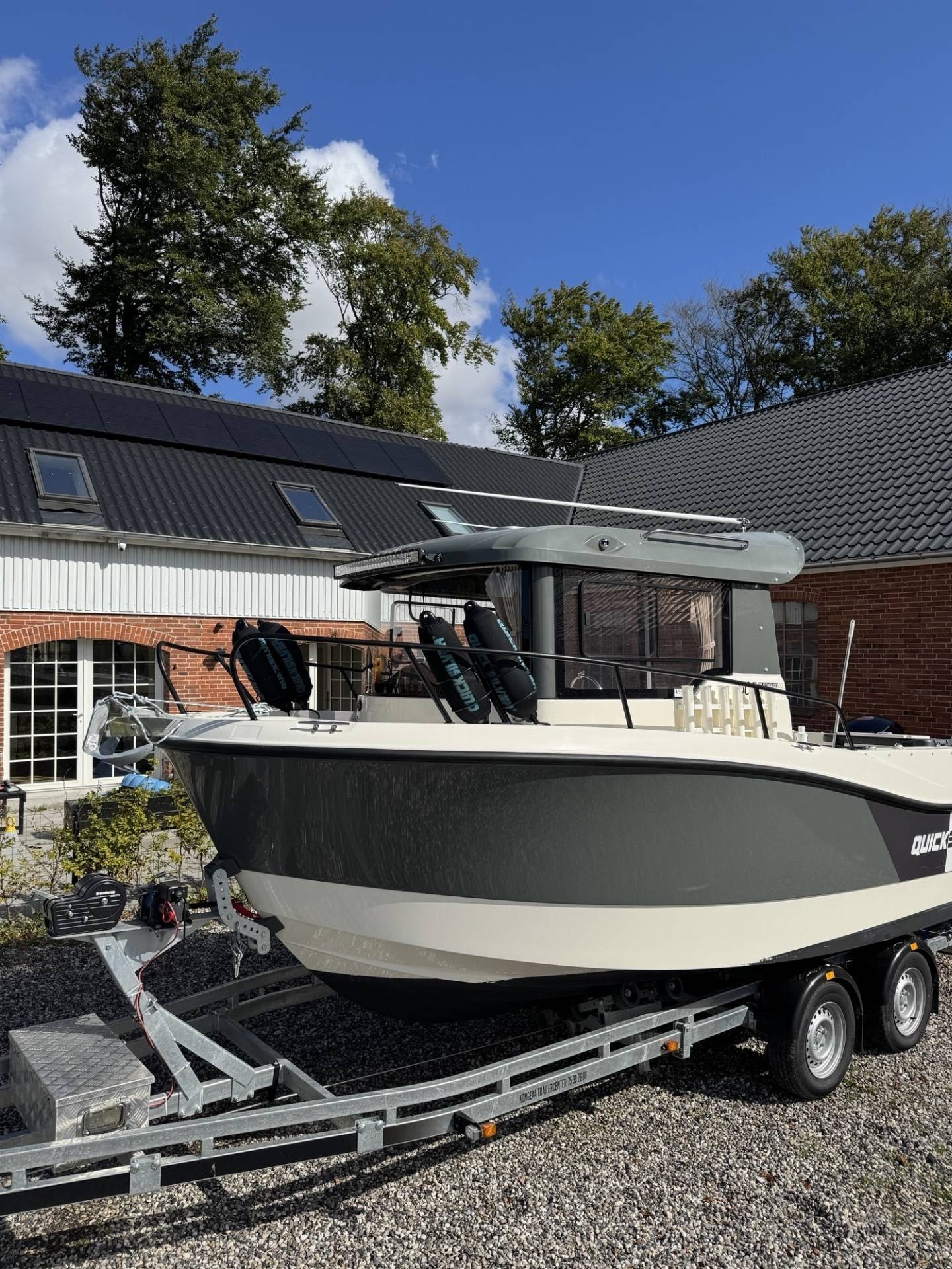 Quicksilver 605 Pilothus - 150 HK Mercury/Loaded udstyr