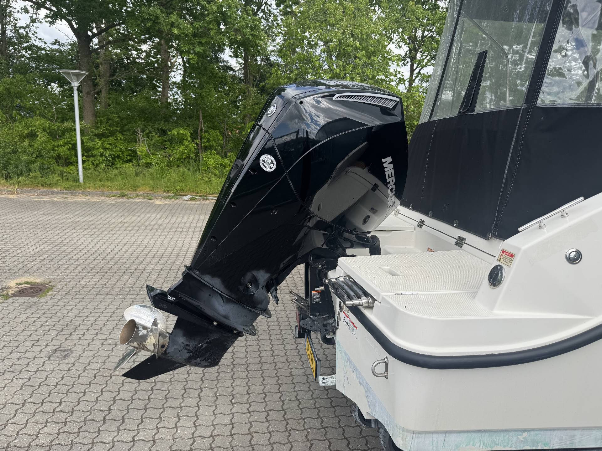 Quicksilver 675 Activ Cruiser m/Mercury F225 og udstyr