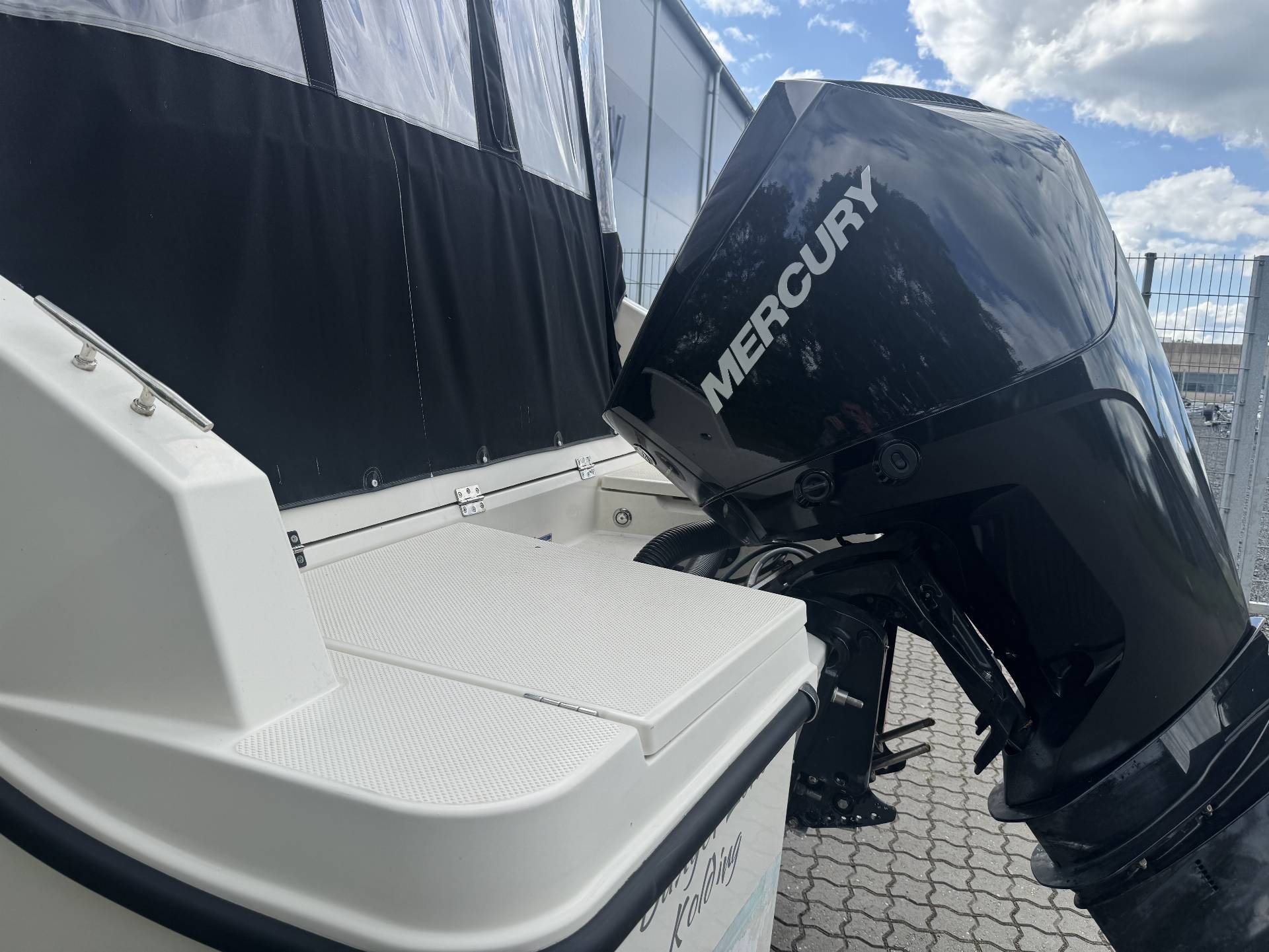 Quicksilver 675 Activ Cruiser m/Mercury F225 og udstyr