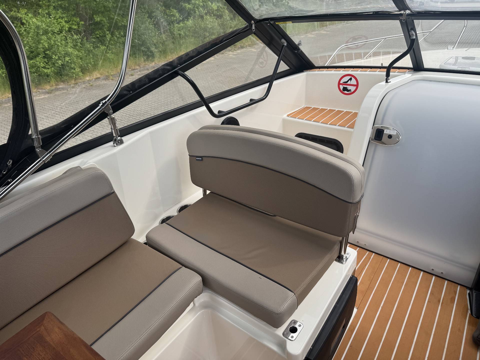 Quicksilver 675 Activ Cruiser m/Mercury F225 og udstyr