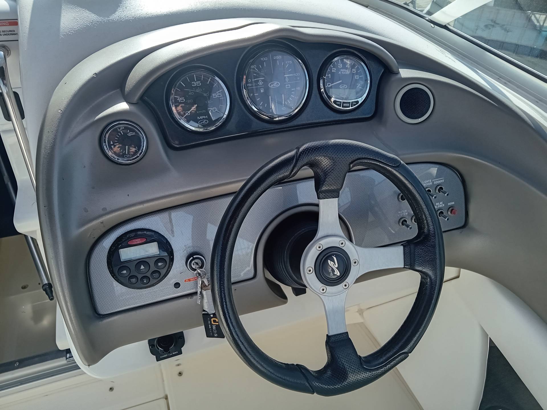 Searay 220  Sunsport m/ Mercruiser 4.3