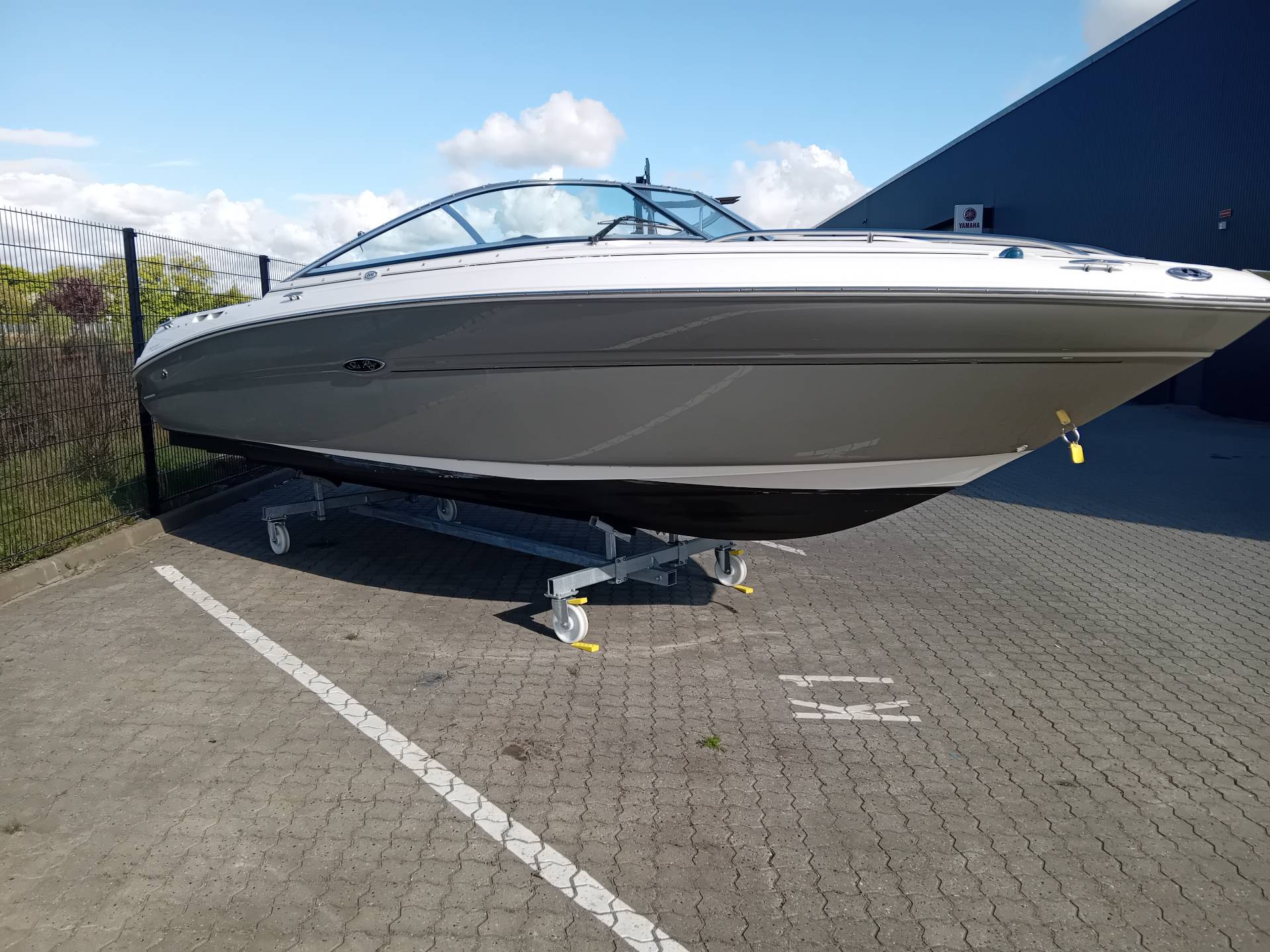 Searay 220  Sunsport m/ Mercruiser 4.3