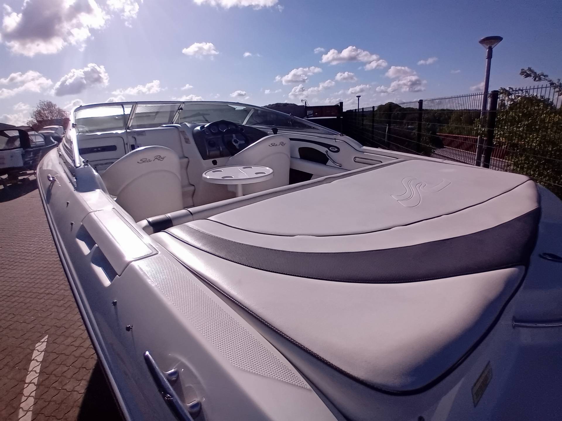 Searay 220  Sunsport m/ Mercruiser 4.3