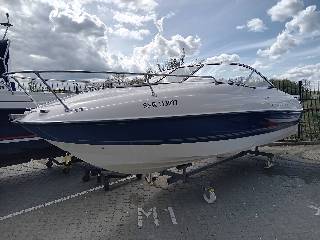 Bayliner Capri 212 - 260 HK Mercruiser 5.0L/Udstyr