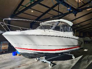 Beneteua Antares 6.80 - Yamaha F115/Udstyr