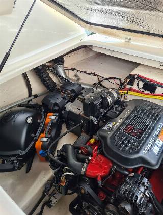Chaparral 250 Signature - Volvo Penta 5.7L GXI/Udstyr