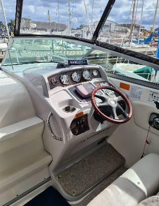 Chaparral 250 Signature - Volvo Penta 5.7L GXI/Udstyr