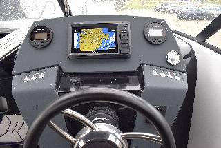 Coaster 600 DC - 150 HK Yamaha/Udstyr/Carbon