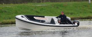 Corsiva 475 New Age - 25 HK/Udstyr