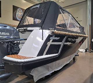 Corsiva 565 New Age - 25 HK Yamaha/Udstyr