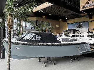 Corsiva 595 Tender - 25 HK Yamaha/Udstyr