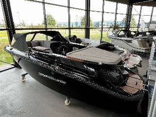 Corsiva 625 Tender 25 HK Yamaha/Udstyr