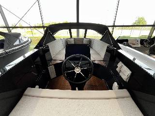 Corsiva 625 Tender 25 HK Yamaha/Udstyr