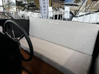 Corsiva 625 Tender 25 HK Yamaha/Udstyr